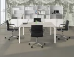 ambience de travail avec ce bureau et 4 chaises confort Fournisseur de mobilier de bureau sur mesure de qualité