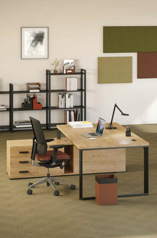 Bureau en bois siége ergonomique et lacaisson de rangement Solutions de mobilier de bureau sur mesure pour professionnel