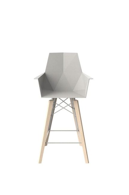 Faz Wood pied bois Tabouret haut par Ramón Esteve, design Vondom, style moderne et sophistiqué pour bar et espace lounge.