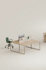 Bureau dynamique et modulable : Itube allie style funky et fonctionnalité grâce à ses structures tubulaires de 35 mm et ses éléments personnalisables.