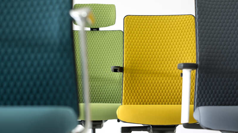 fauteuil de bureau ergonomique confortable recyclable pour création d'espace professionnels design creation studio