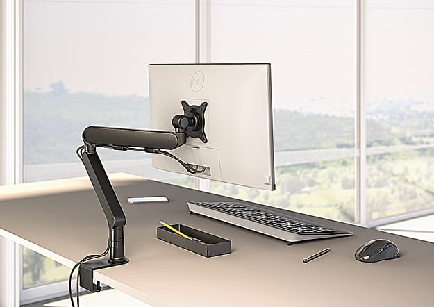 Support écran Plug and Play en configuration individuelle, monté sur un bureau minimaliste avec un bras articulé pour un positionnement ergonomique.