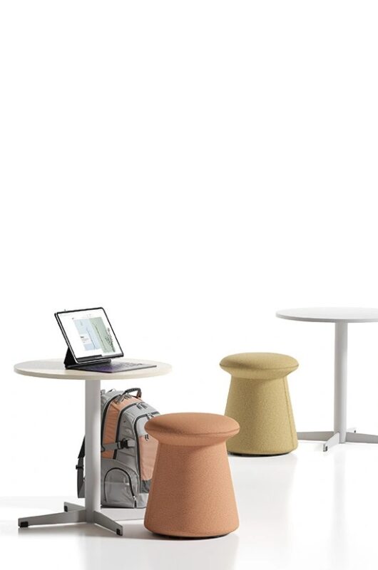 Pouf en tissus pour intérieur coussin confortable ede qualité pour espace privé ou collectif