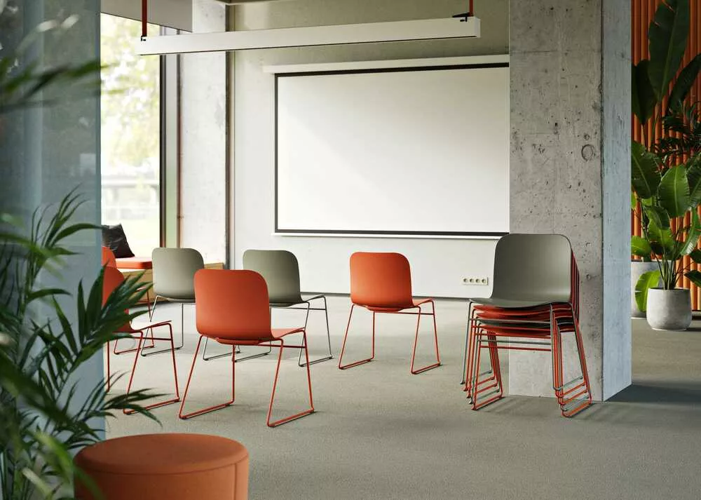 Chaises lambda empilable pour espace de travail collectif