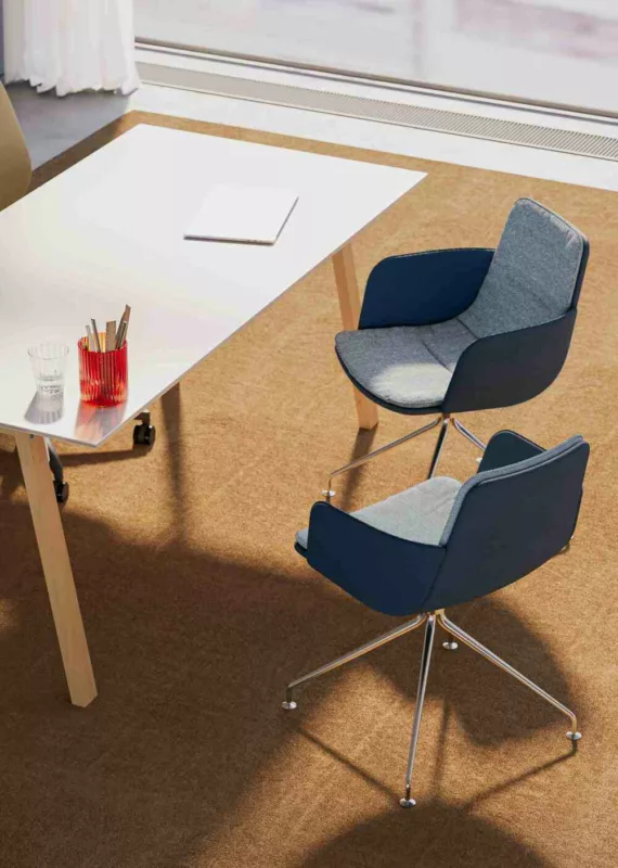 fauteuil de réunion EDGE pivotant sur 4 pieds